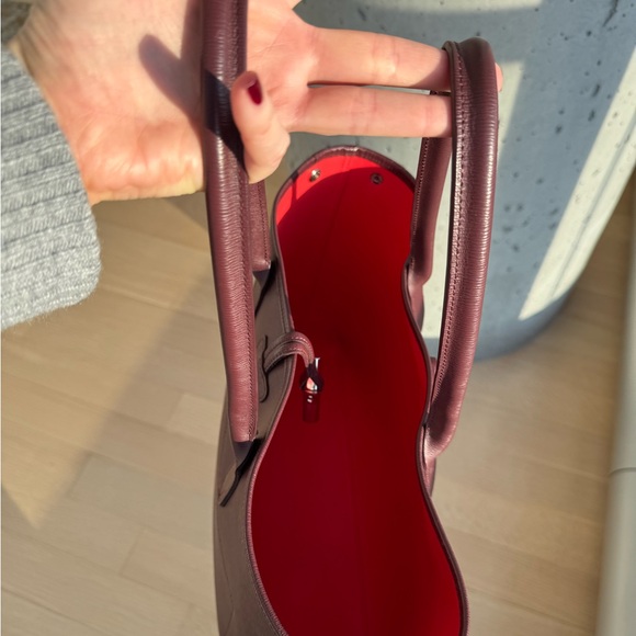 Longchamp Roseau Elegant Burgundy and Red interior Leather Tote Bag - Picture 2 of 8